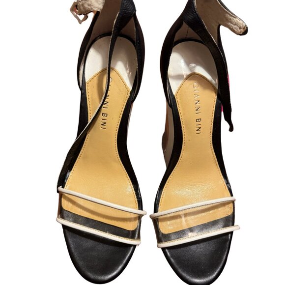 Gianni Bini Size 7.5 Wedges - Picture 2 of 5